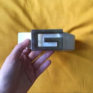 ❤️SOLD❤️White Guess belt